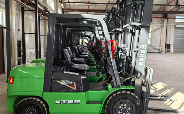 定西叉车操作安全规范：避免事故的10个实用建议